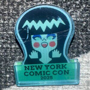 🖤 Elvira New York Comic Con 2025 Exclusive Pin – Limited Edition Collectible 🖤